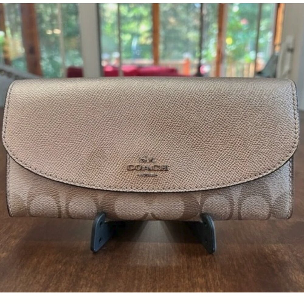 Coach Slim Metallic Envelope Wallet 39671 Platinum Logo Signature